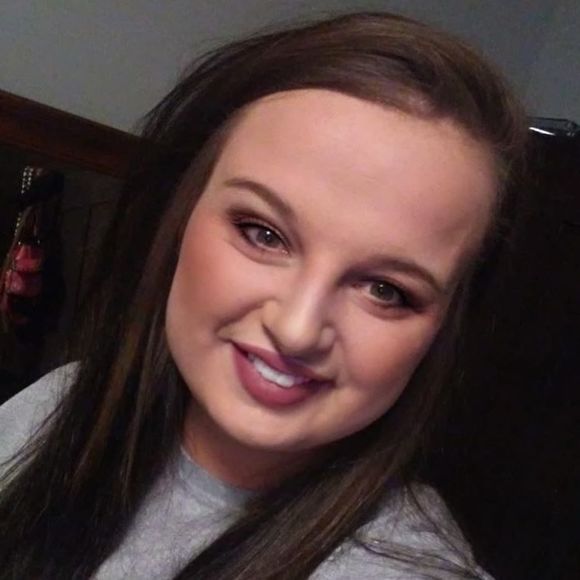 Meet your Posher, Jessica - Picture 1 of 1
